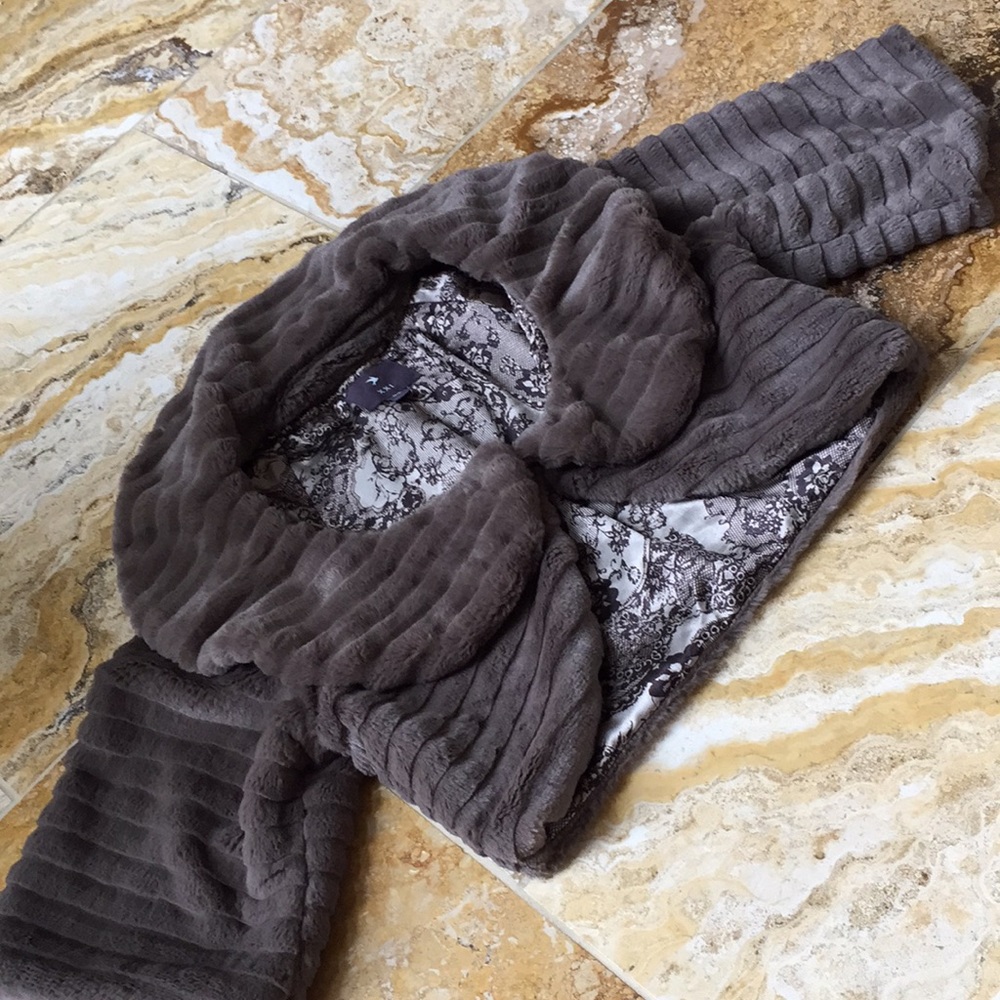 Forever 21 faux fur bolero/shrug/evening wrap NWOT